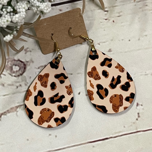 Jewelry - Cheetah Print Earrings